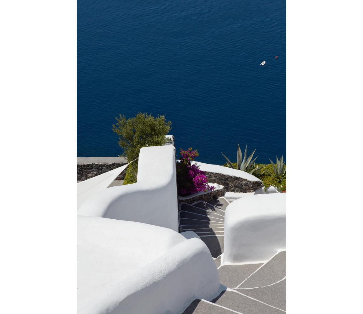 Perivolas Hotel