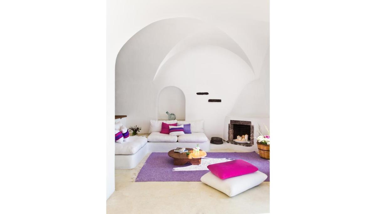 Perivolas Hotel