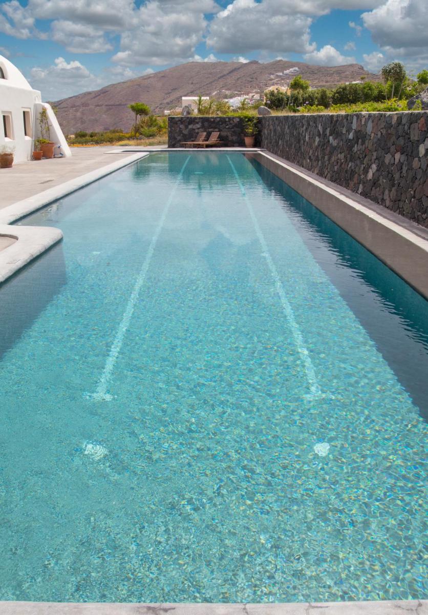 Perivolas Hotel