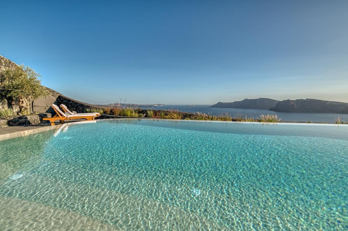 Perivolas Hotel