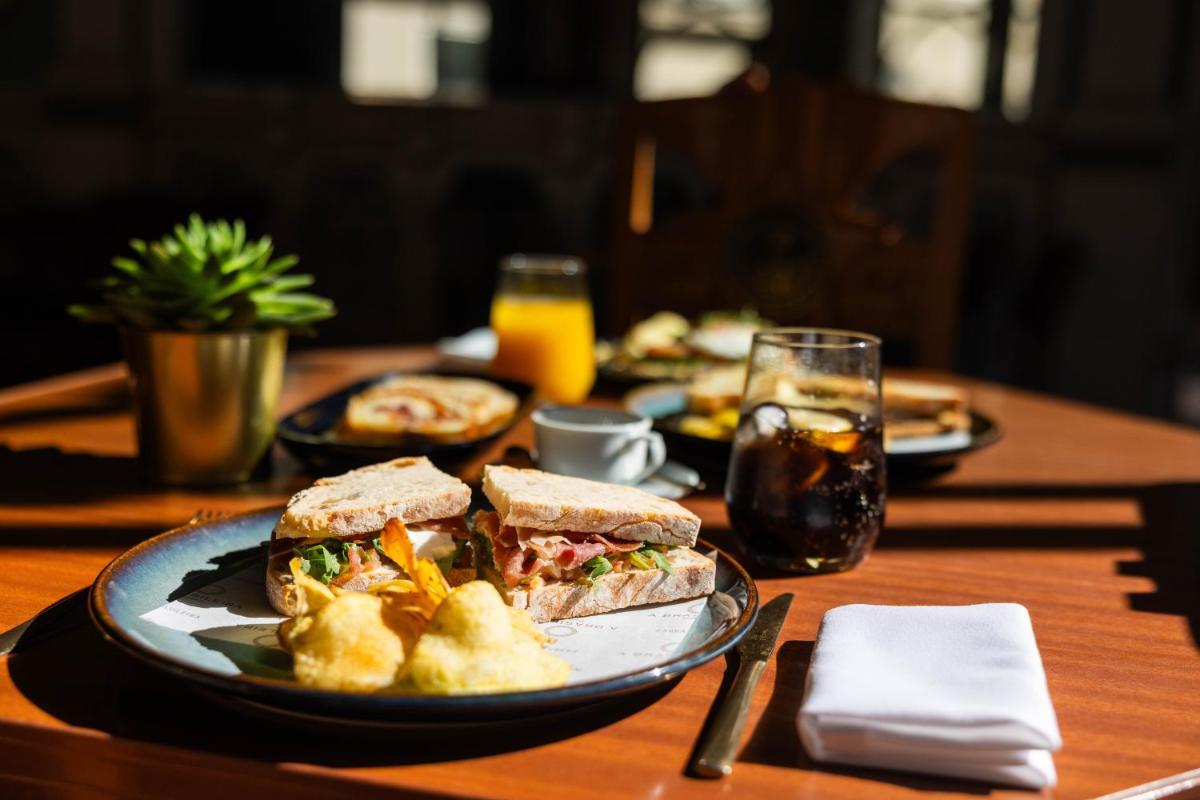 Pestana Porto - A Brasileira, City Center & Heritage Building