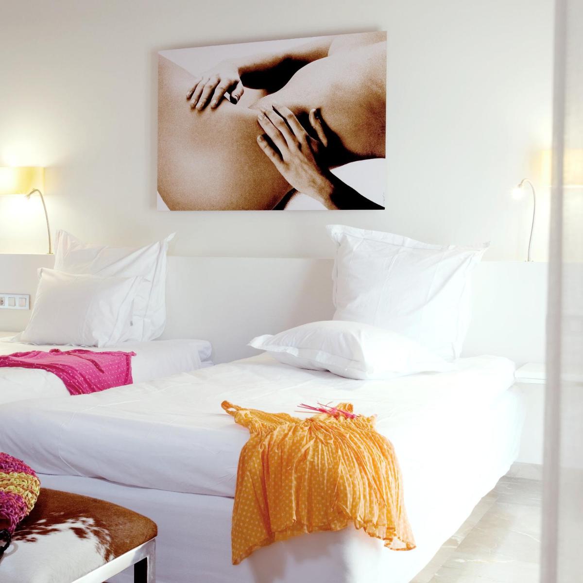 Petit Palace Hotel Tres