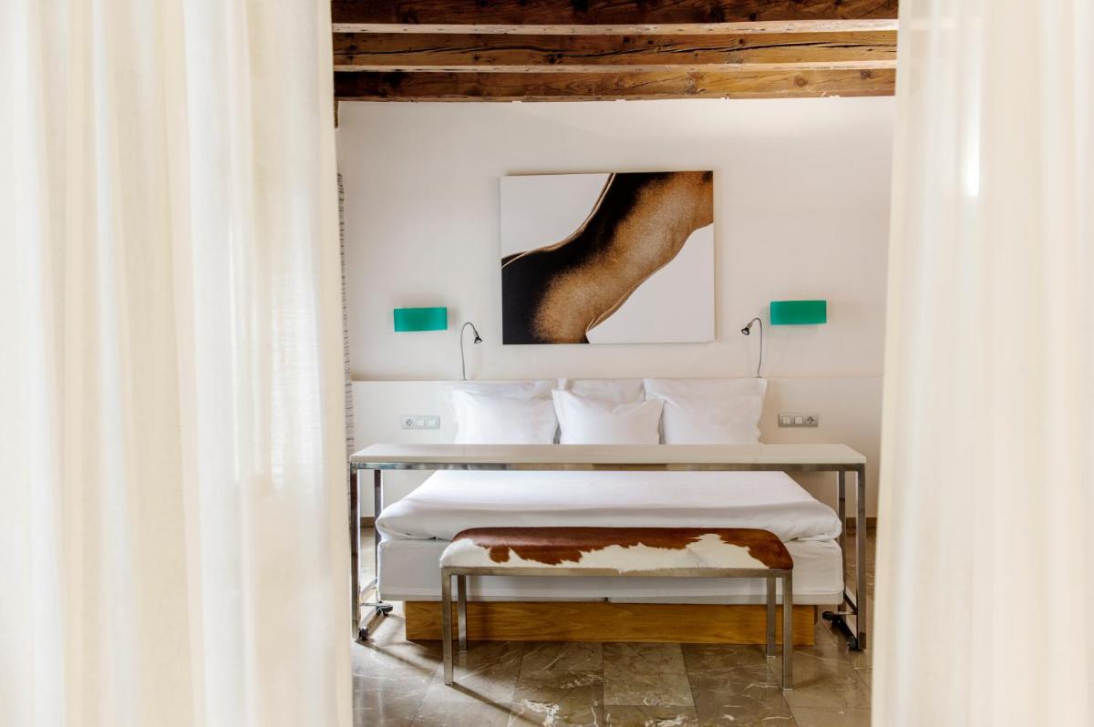 Petit Palace Hotel Tres