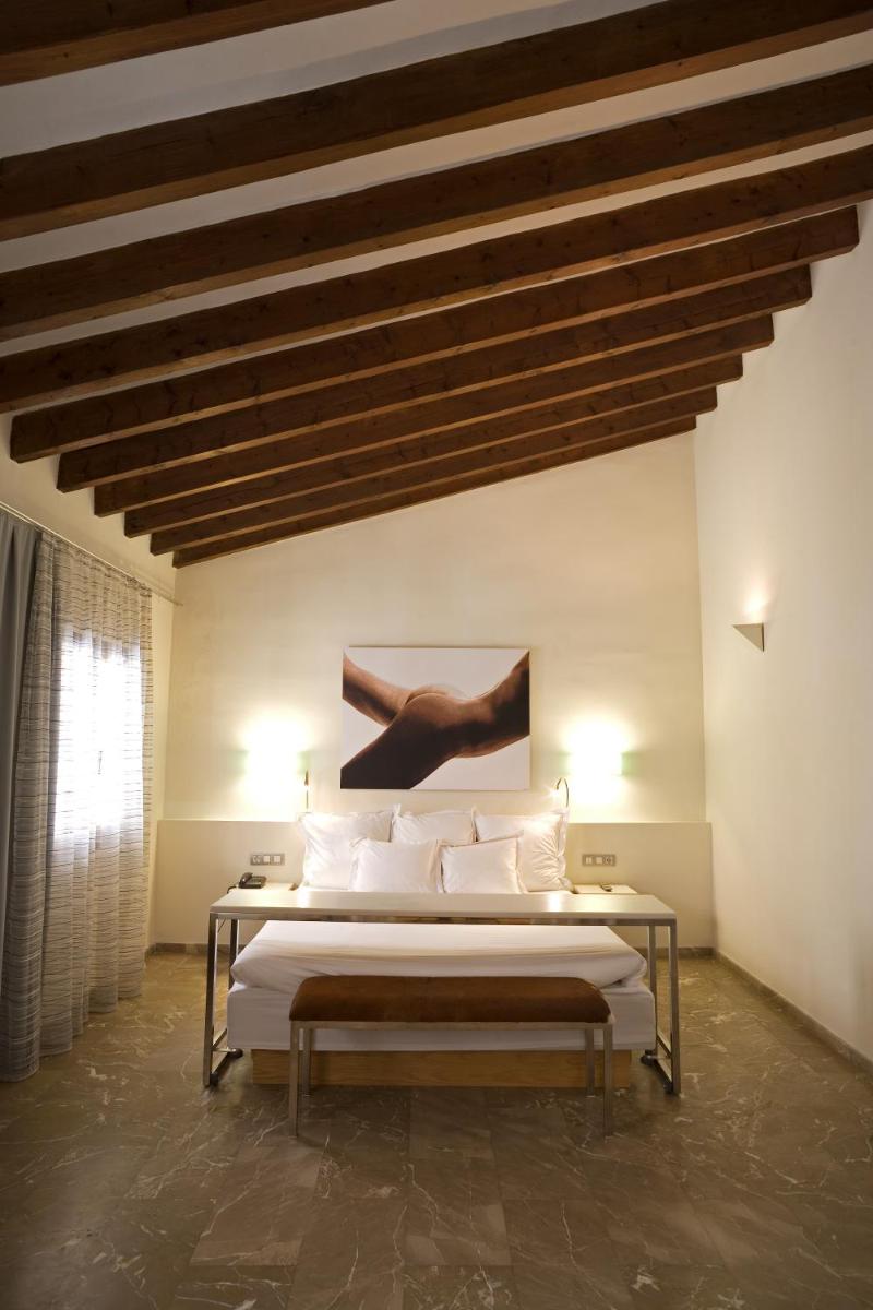 Petit Palace Hotel Tres