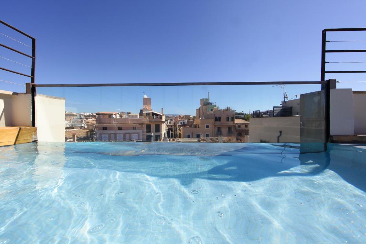 Petit Palace Hotel Tres