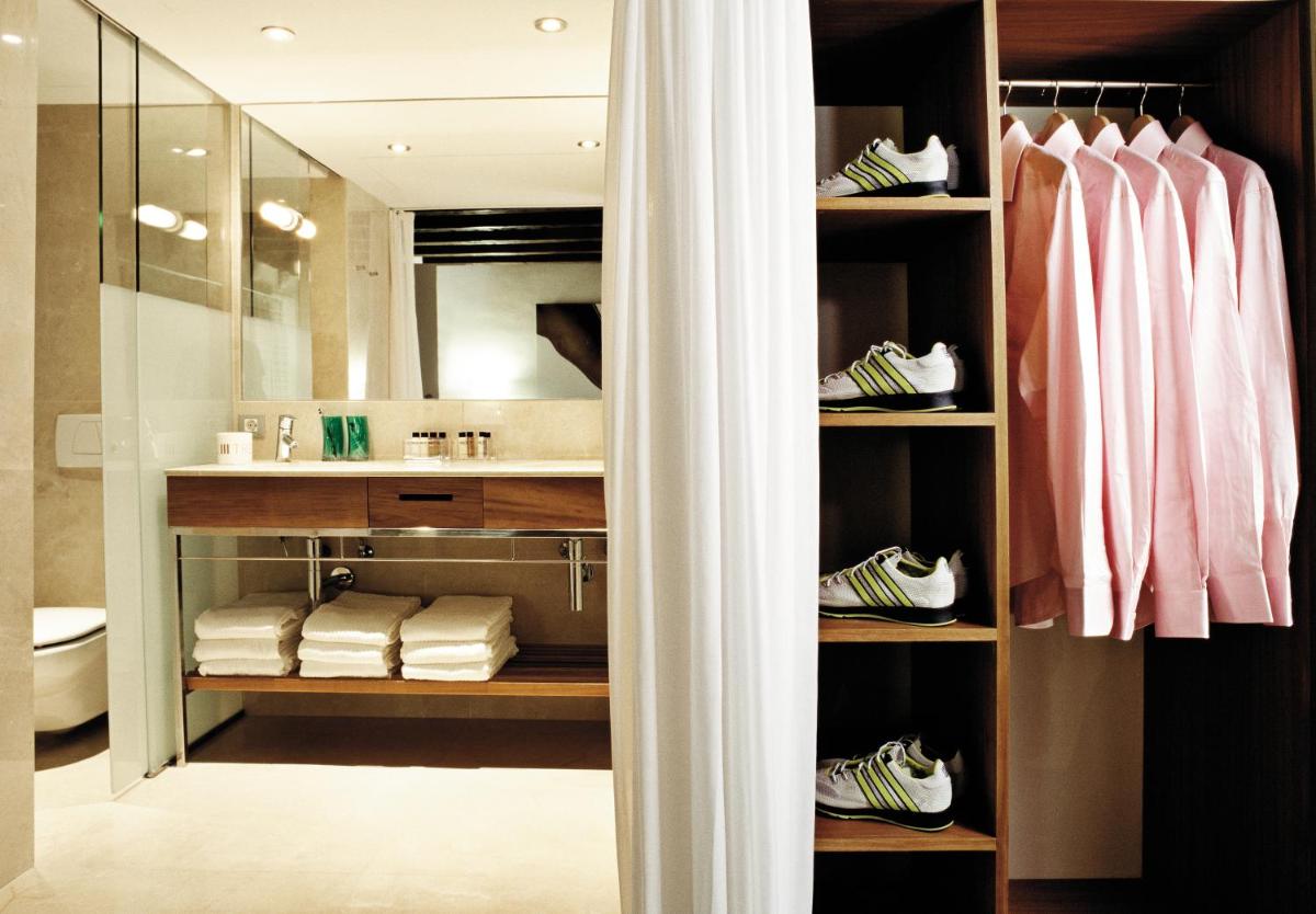 Petit Palace Hotel Tres