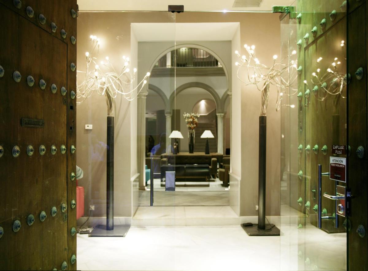 Petit Palace Marques Santa Ana