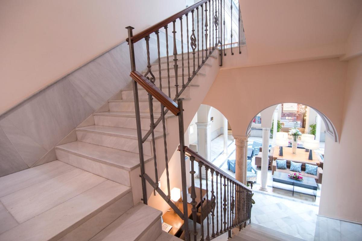 Petit Palace Marques Santa Ana