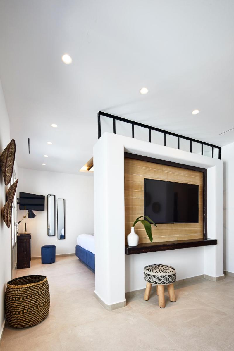 Phos The Boutique