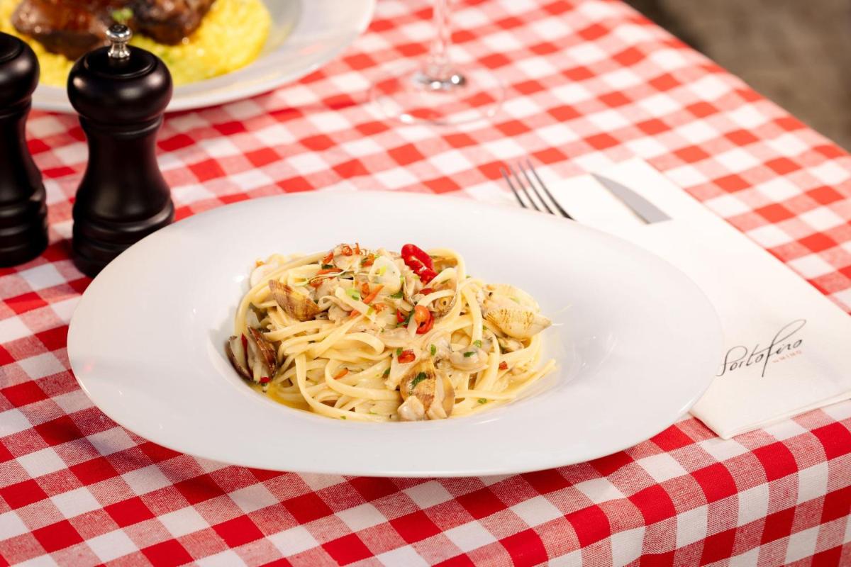 Pine Cliffs Hotel, a Luxury Collection Resort, Algarve