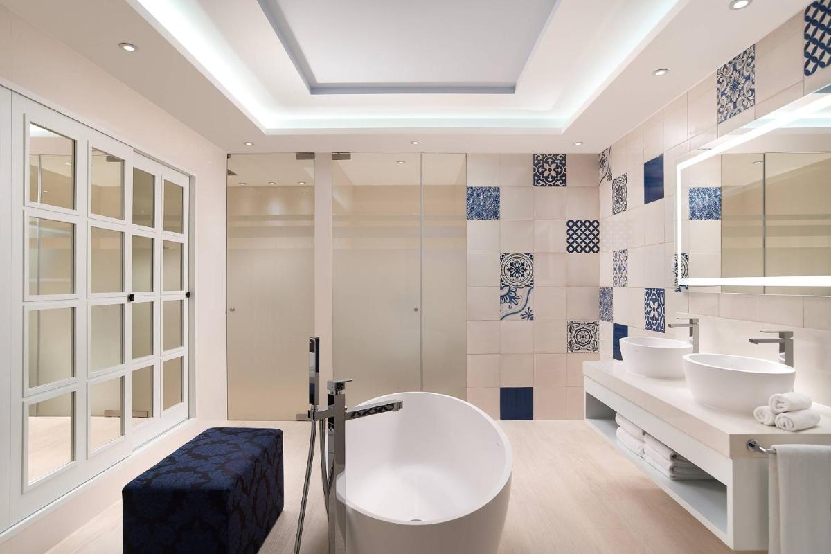 Pine Cliffs Hotel, a Luxury Collection Resort, Algarve