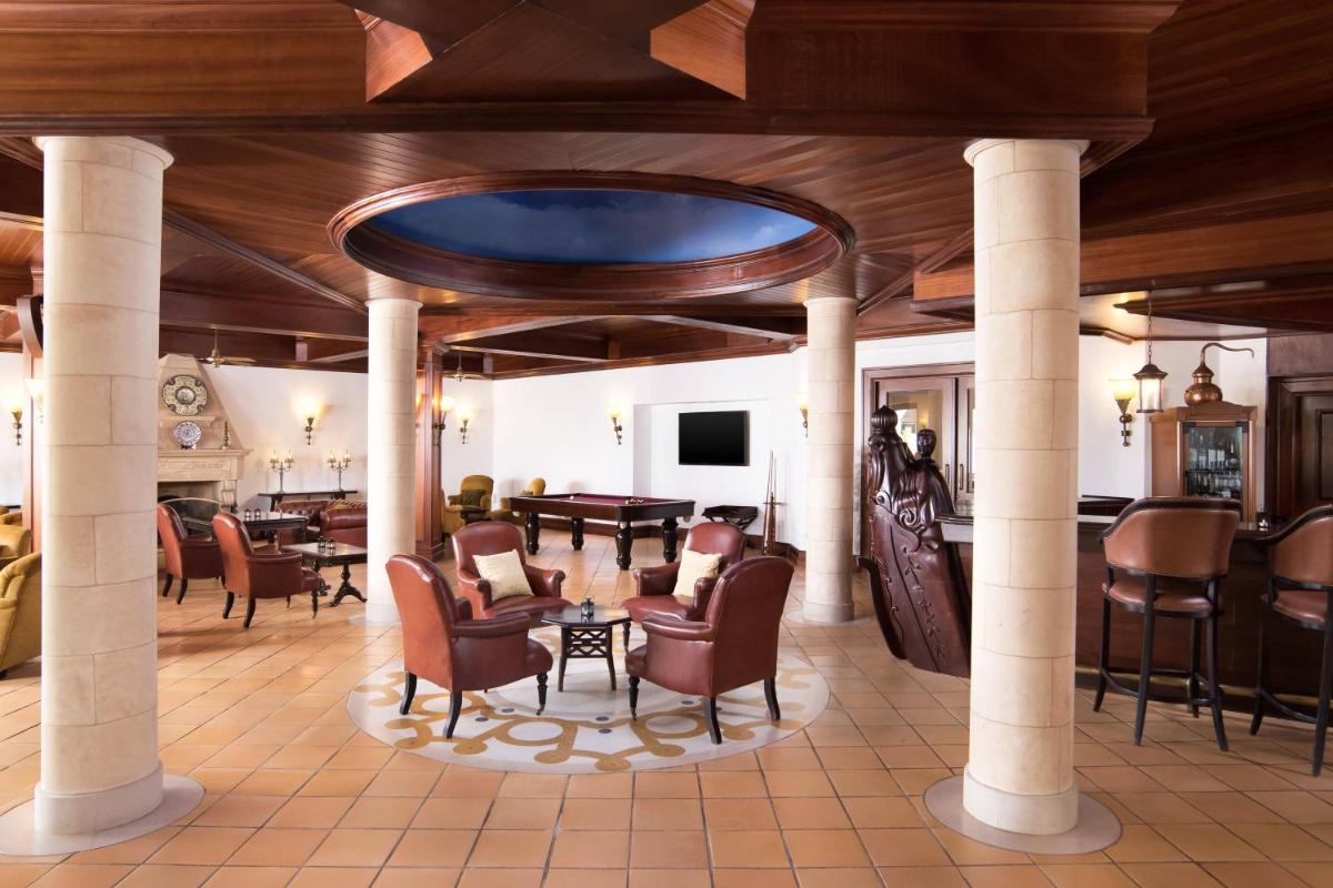 Pine Cliffs Hotel, a Luxury Collection Resort, Algarve