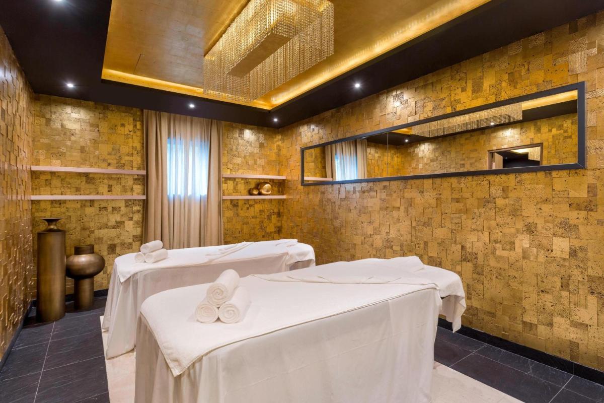 Pine Cliffs Ocean Suites, a Luxury Collection Resort & Spa, Algarve