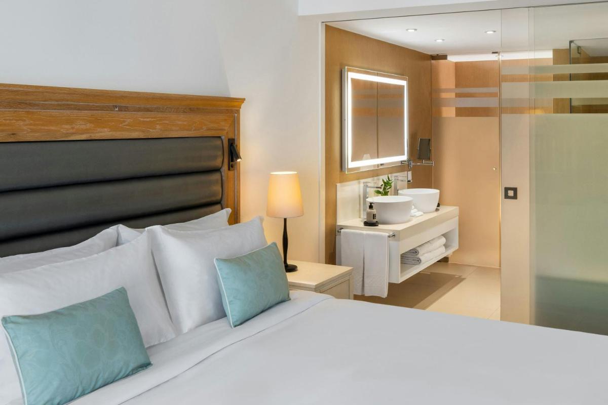 Pine Cliffs Ocean Suites, a Luxury Collection Resort & Spa, Algarve