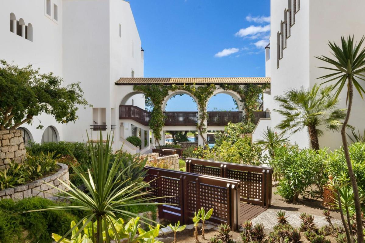 Pine Cliffs Ocean Suites, a Luxury Collection Resort & Spa, Algarve