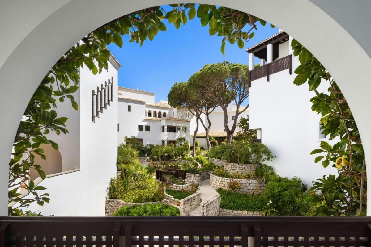 Pine Cliffs Ocean Suites, a Luxury Collection Resort & Spa, Algarve
