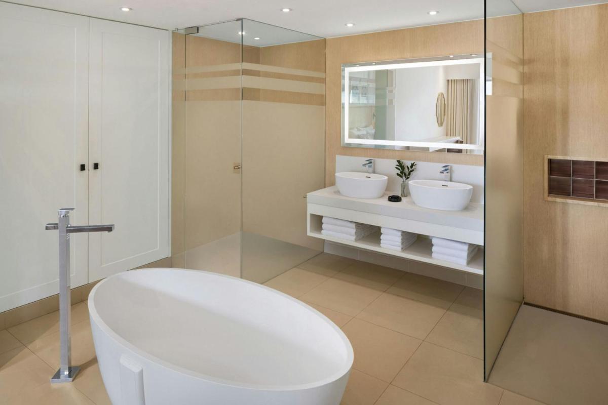 Pine Cliffs Ocean Suites, a Luxury Collection Resort & Spa, Algarve