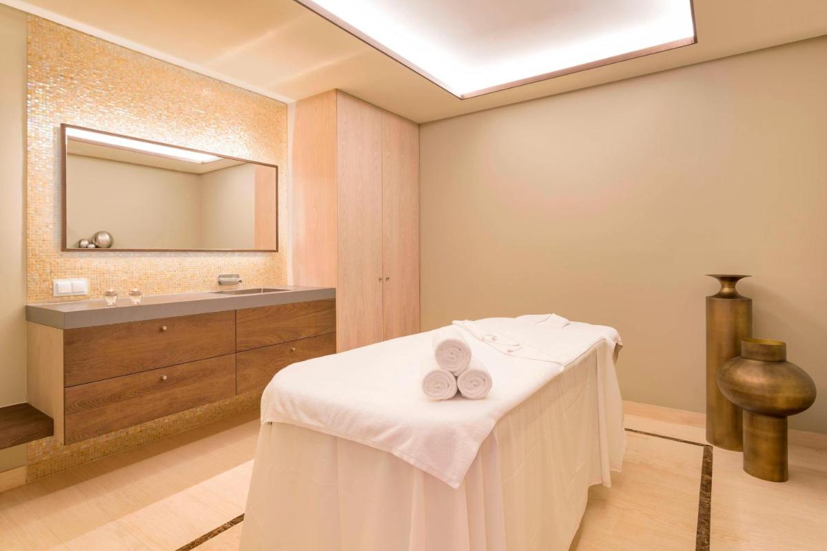 Pine Cliffs Ocean Suites, a Luxury Collection Resort & Spa, Algarve