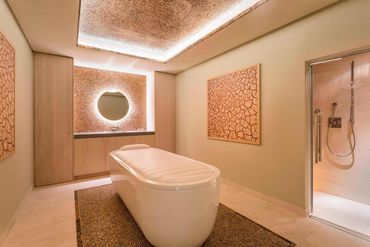 Pine Cliffs Ocean Suites, a Luxury Collection Resort & Spa, Algarve