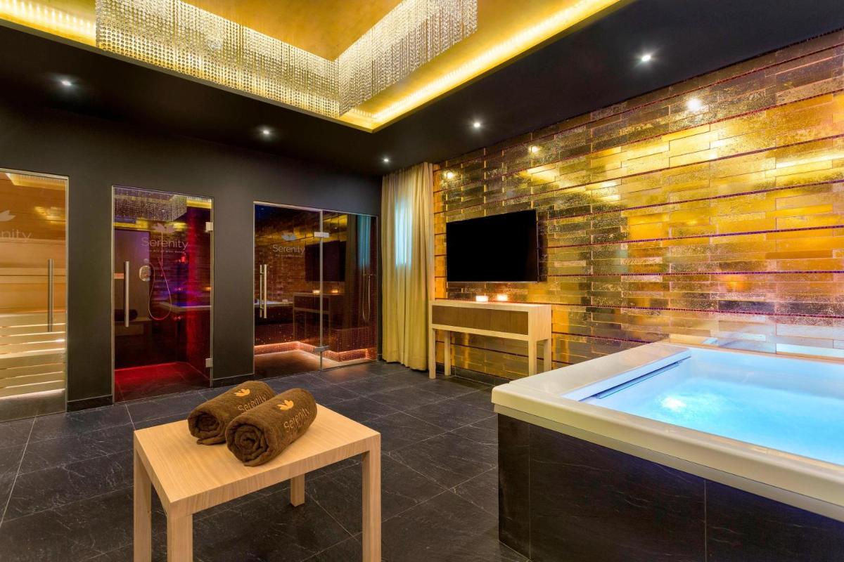 Pine Cliffs Ocean Suites, a Luxury Collection Resort & Spa, Algarve