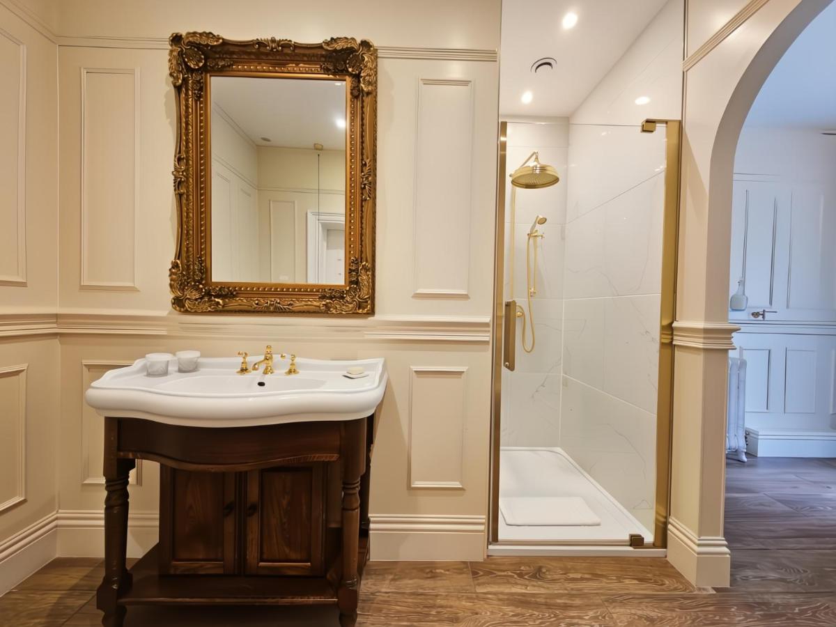 Plas Dinas Country House