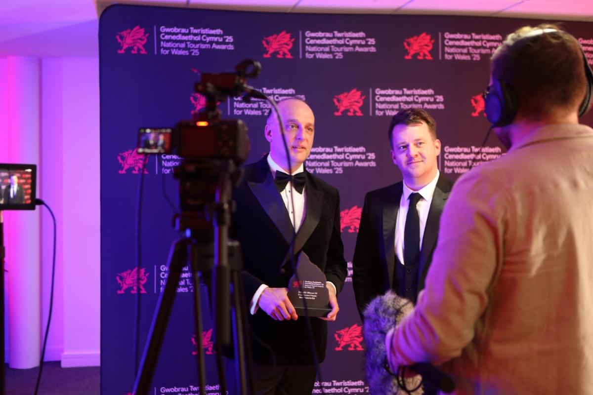 Plas Dinas Country House