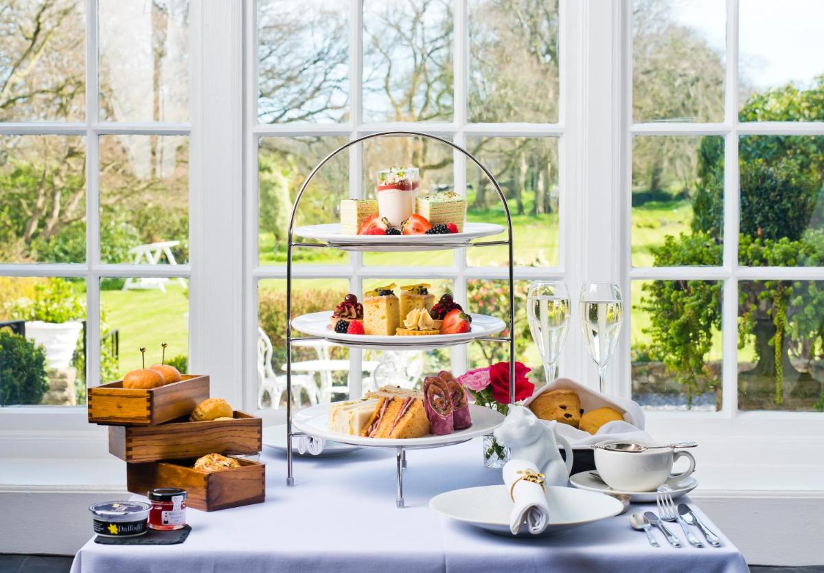 Plas Dinas Country House