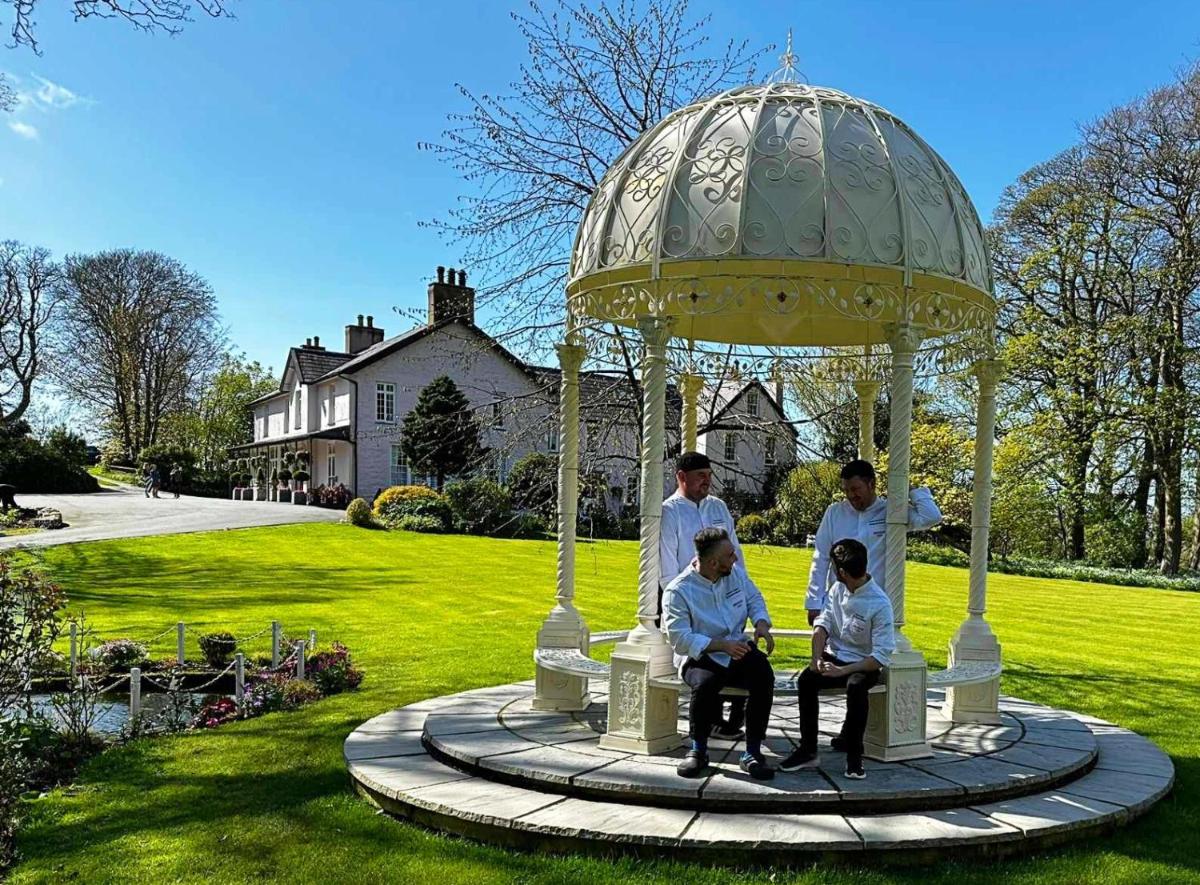 Plas Dinas Country House