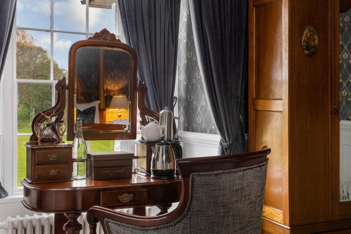 Plas Dinas Country House