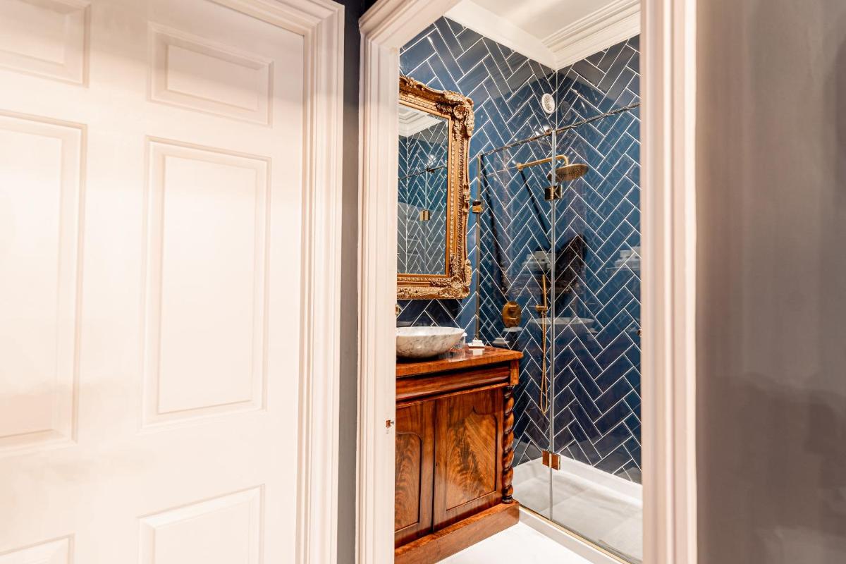 Plas Dinas Country House