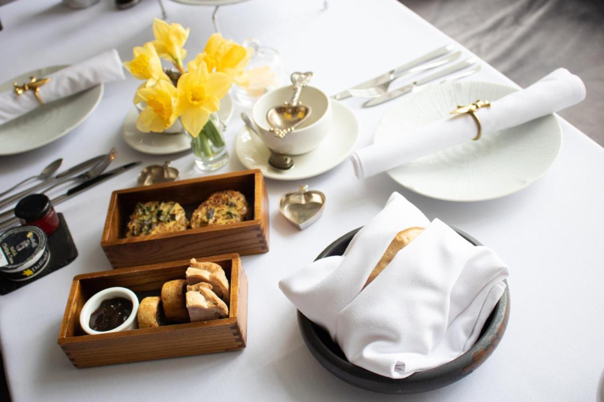 Plas Dinas Country House