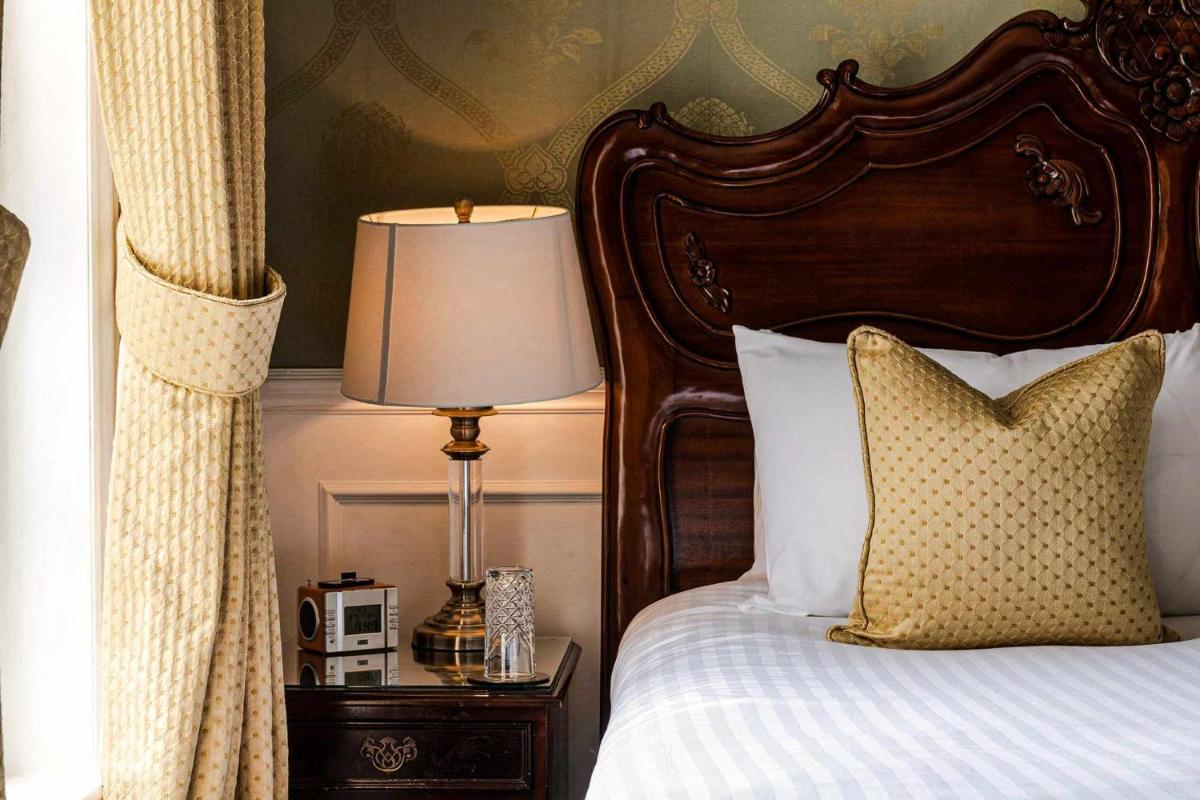 Plas Dinas Country House