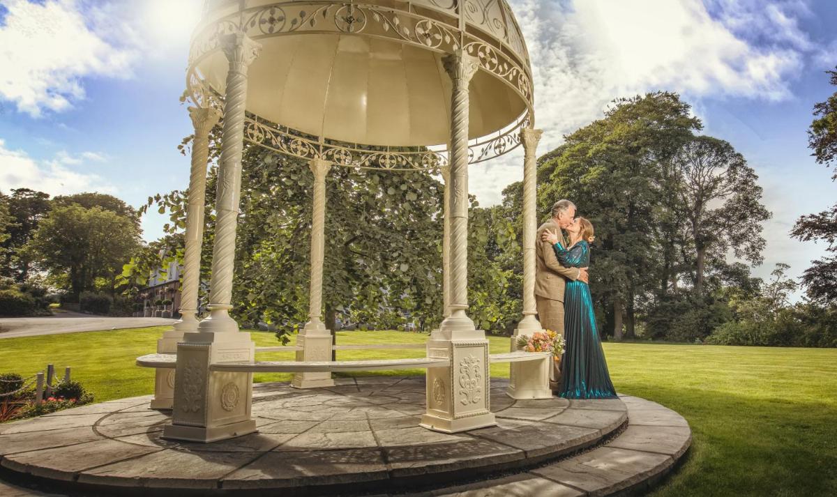 Plas Dinas Country House