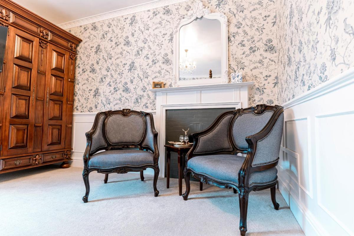 Plas Dinas Country House