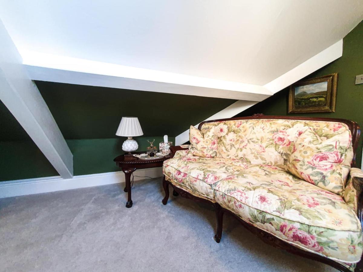 Plas Dinas Country House