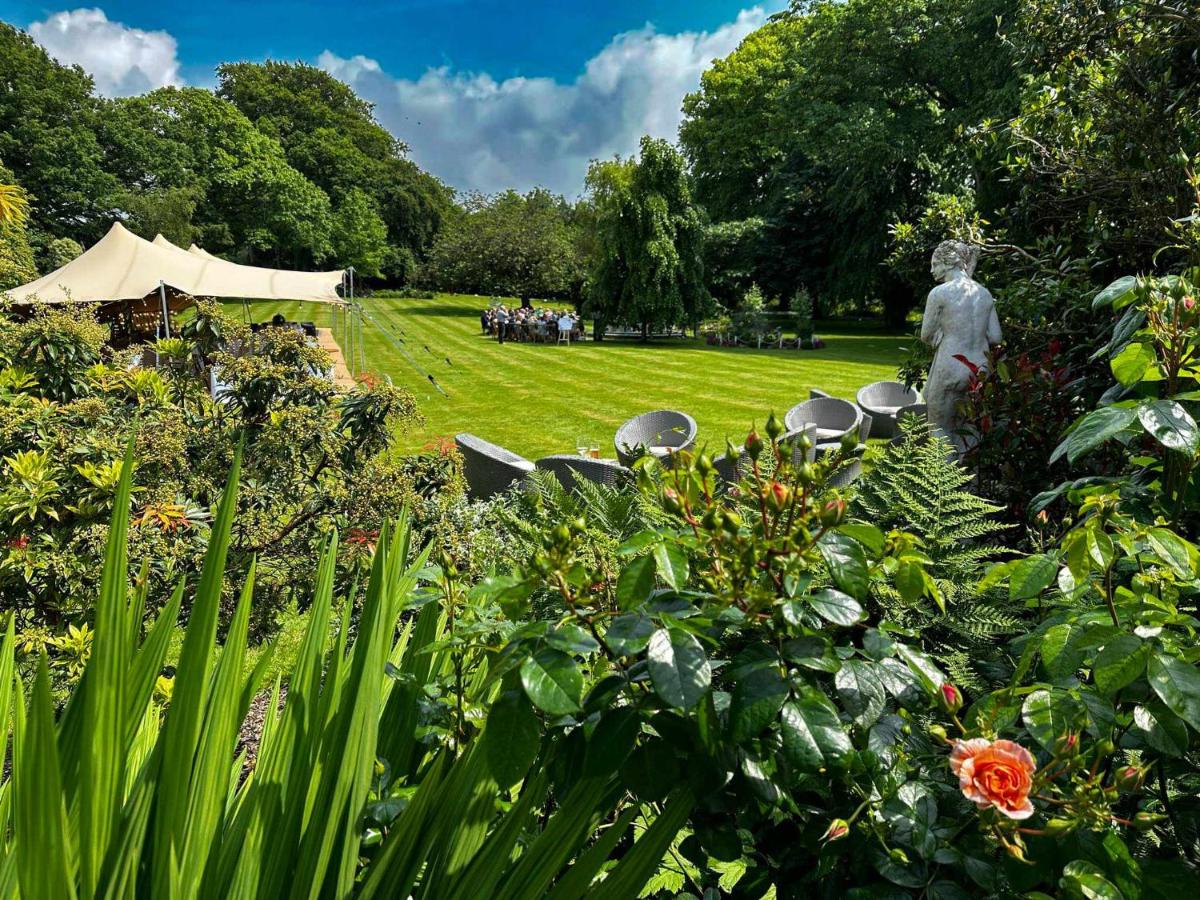 Plas Dinas Country House