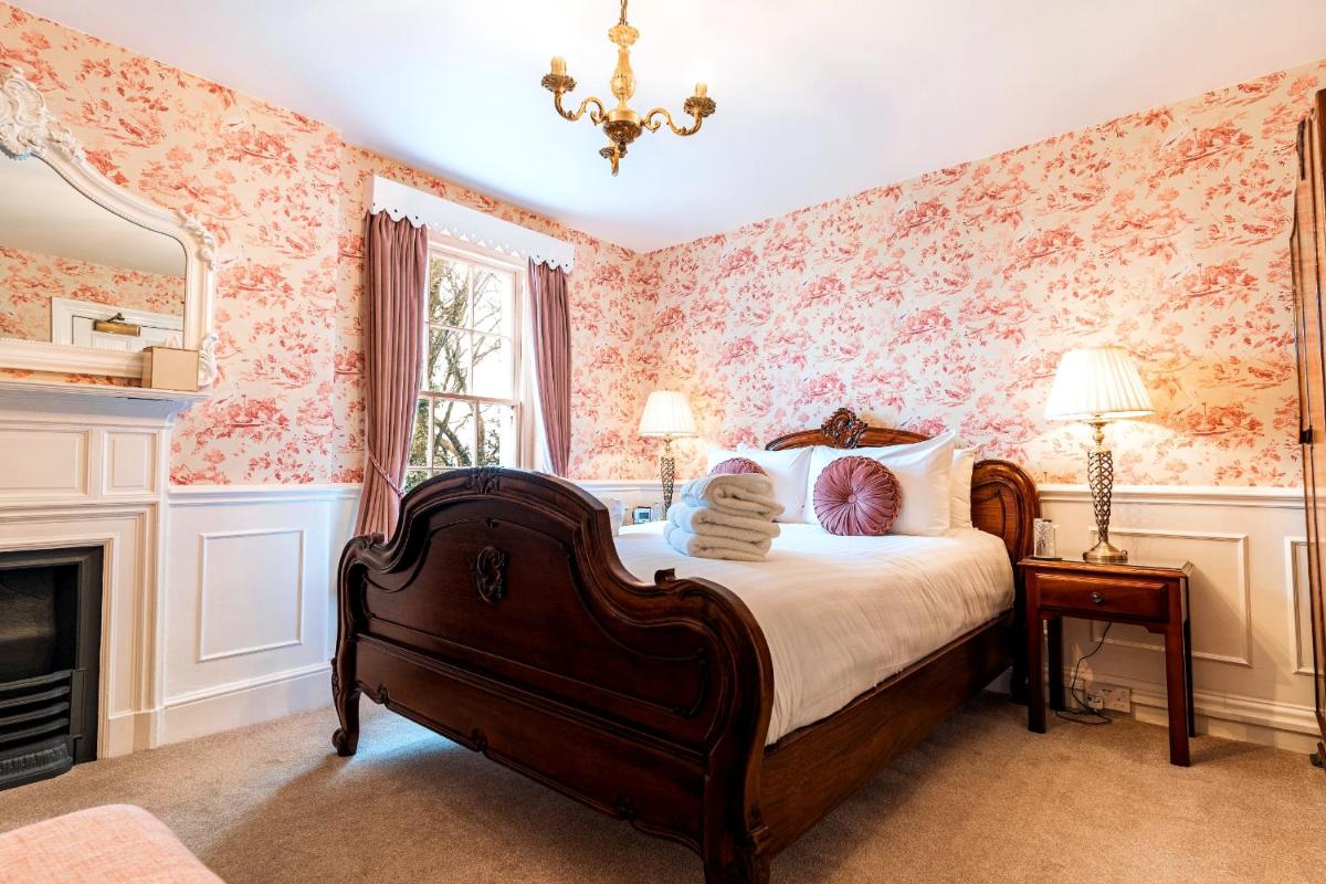 Plas Dinas Country House
