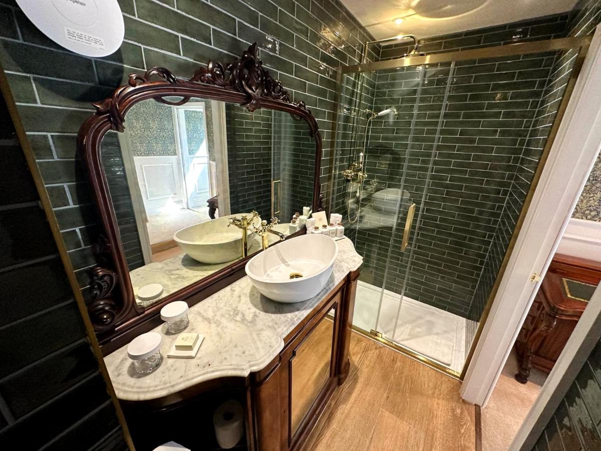 Plas Dinas Country House