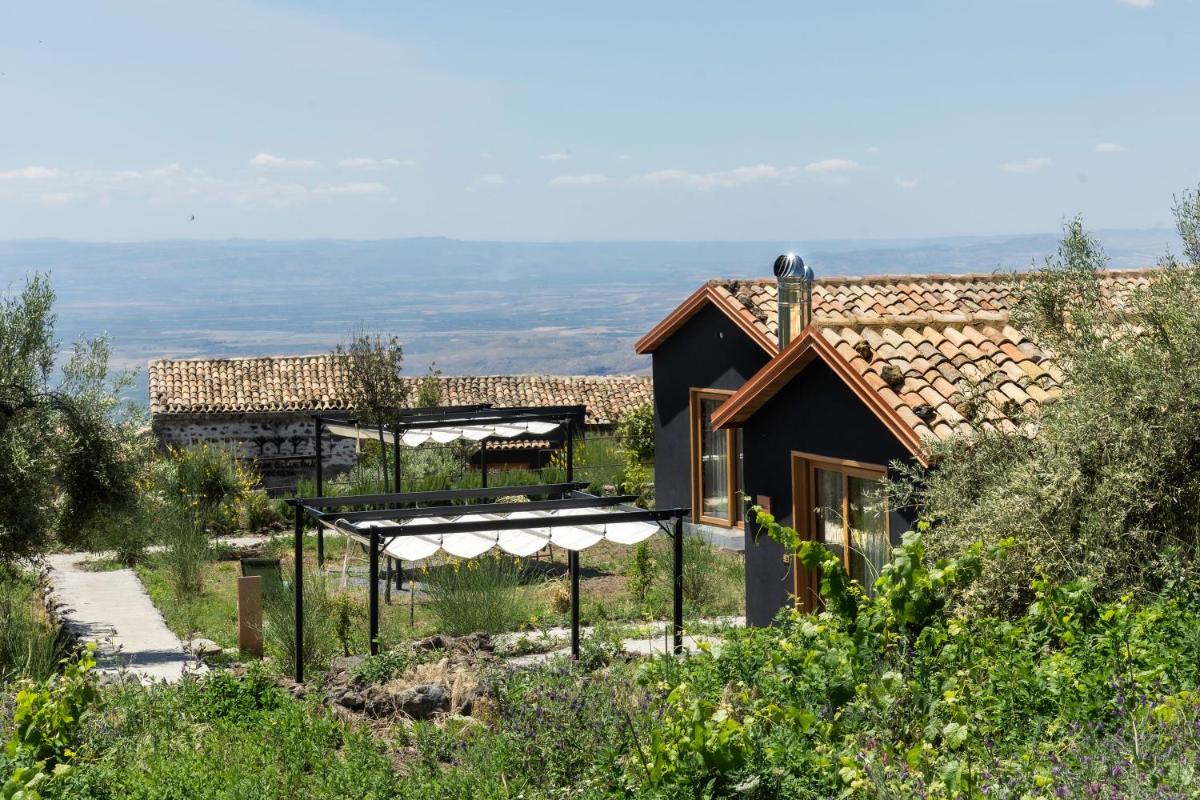 PODERE DELL'ETNA SEGRETA - Essential Nature Hotel & Glamping