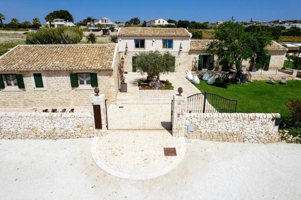 Poggio Leano Boutique Hotel