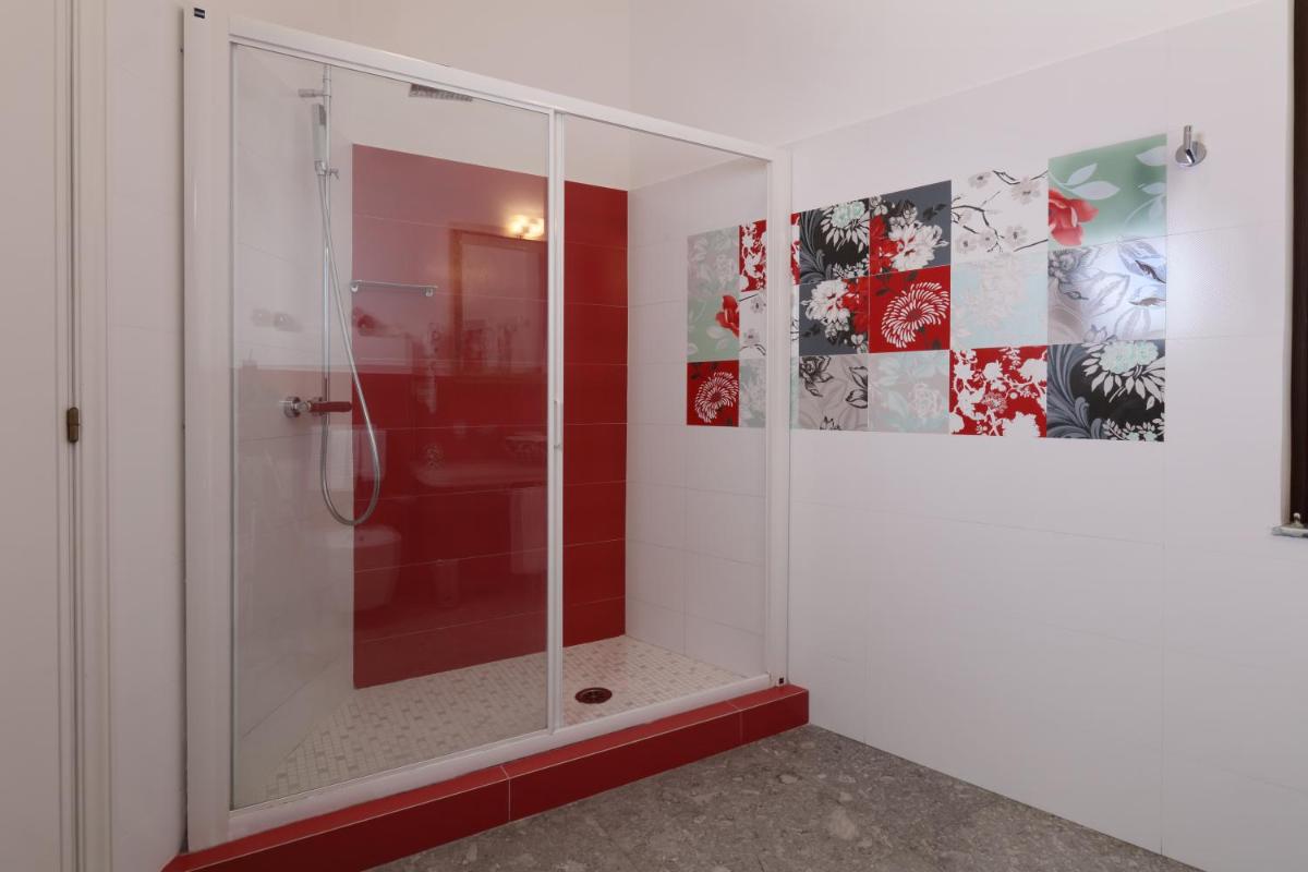 Porta Di Mezzo Luxury Suites & Rooms