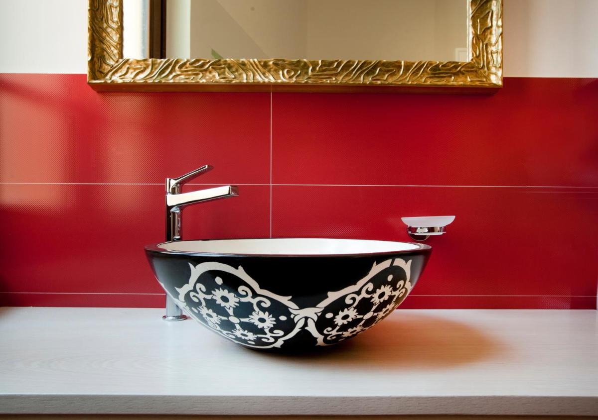 Porta Di Mezzo Luxury Suites & Rooms
