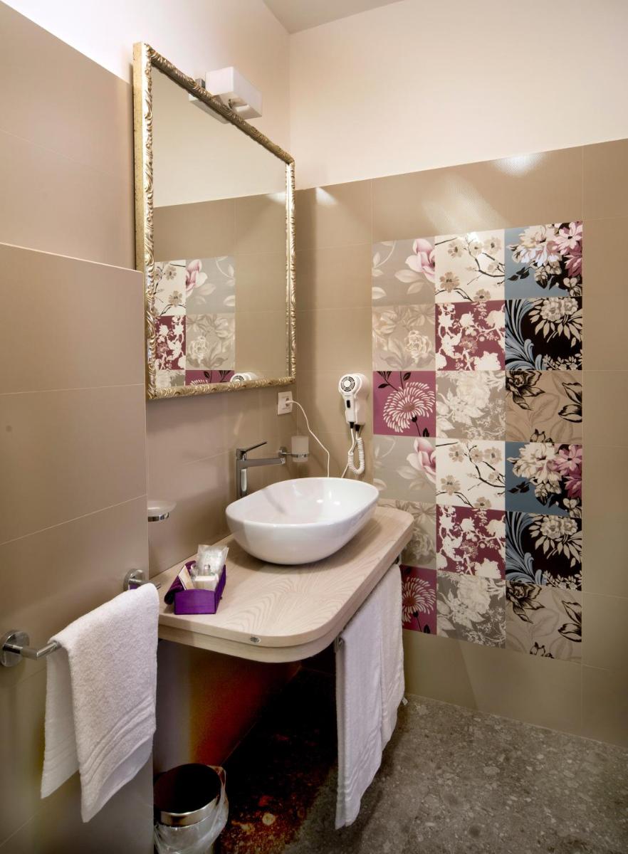 Porta Di Mezzo Luxury Suites & Rooms