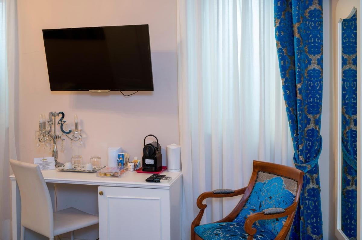 Porta Di Mezzo Luxury Suites & Rooms