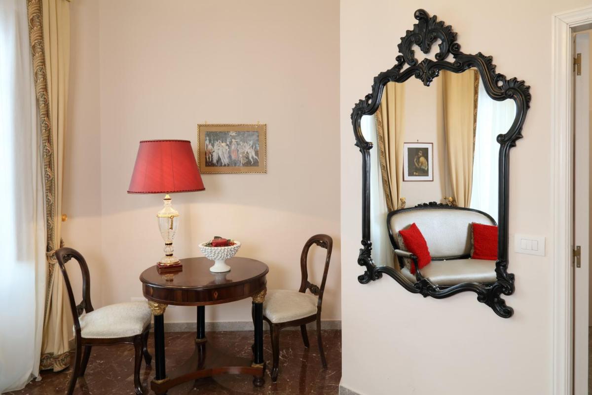 Porta Di Mezzo Luxury Suites & Rooms