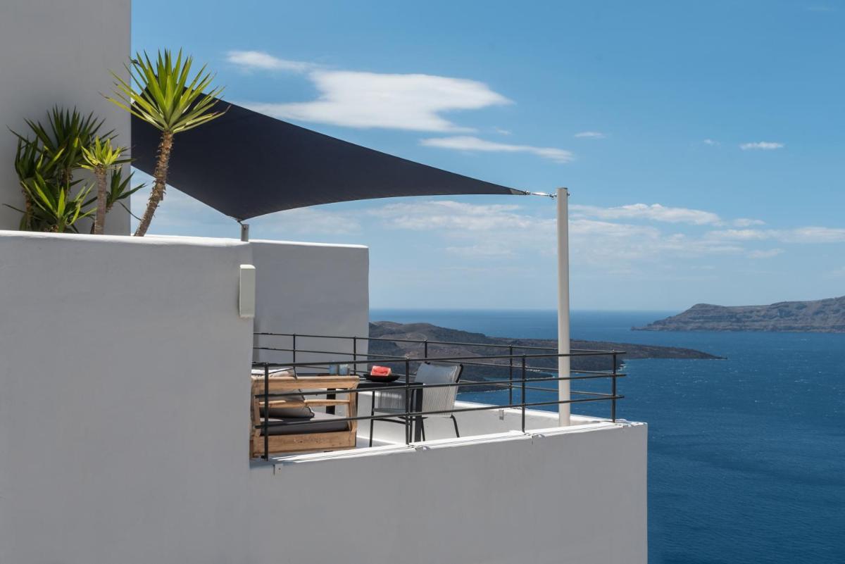 Porto Fira Suites