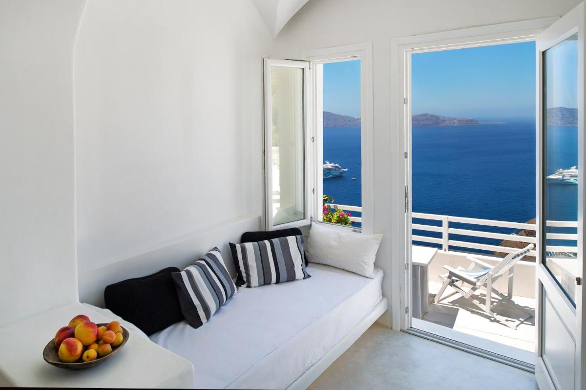 Porto Fira Suites