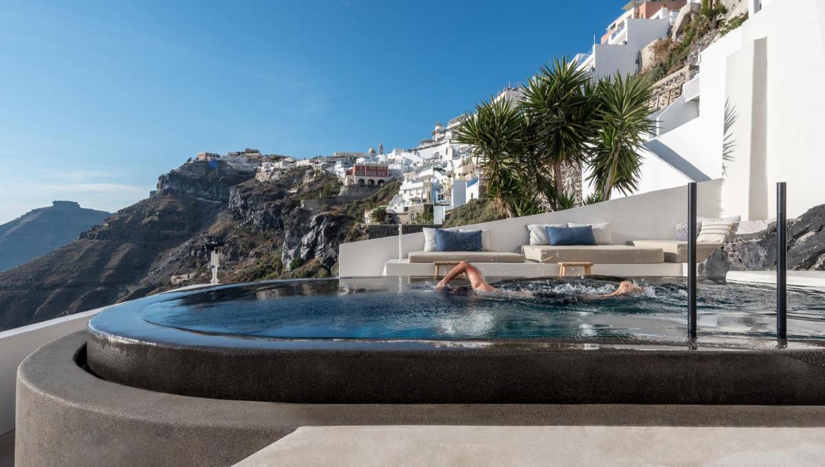 Porto Fira Suites