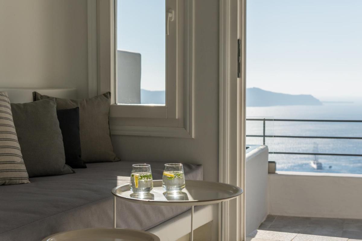 Porto Fira Suites