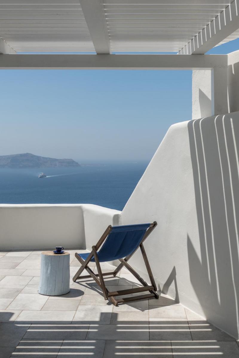 Porto Fira Suites